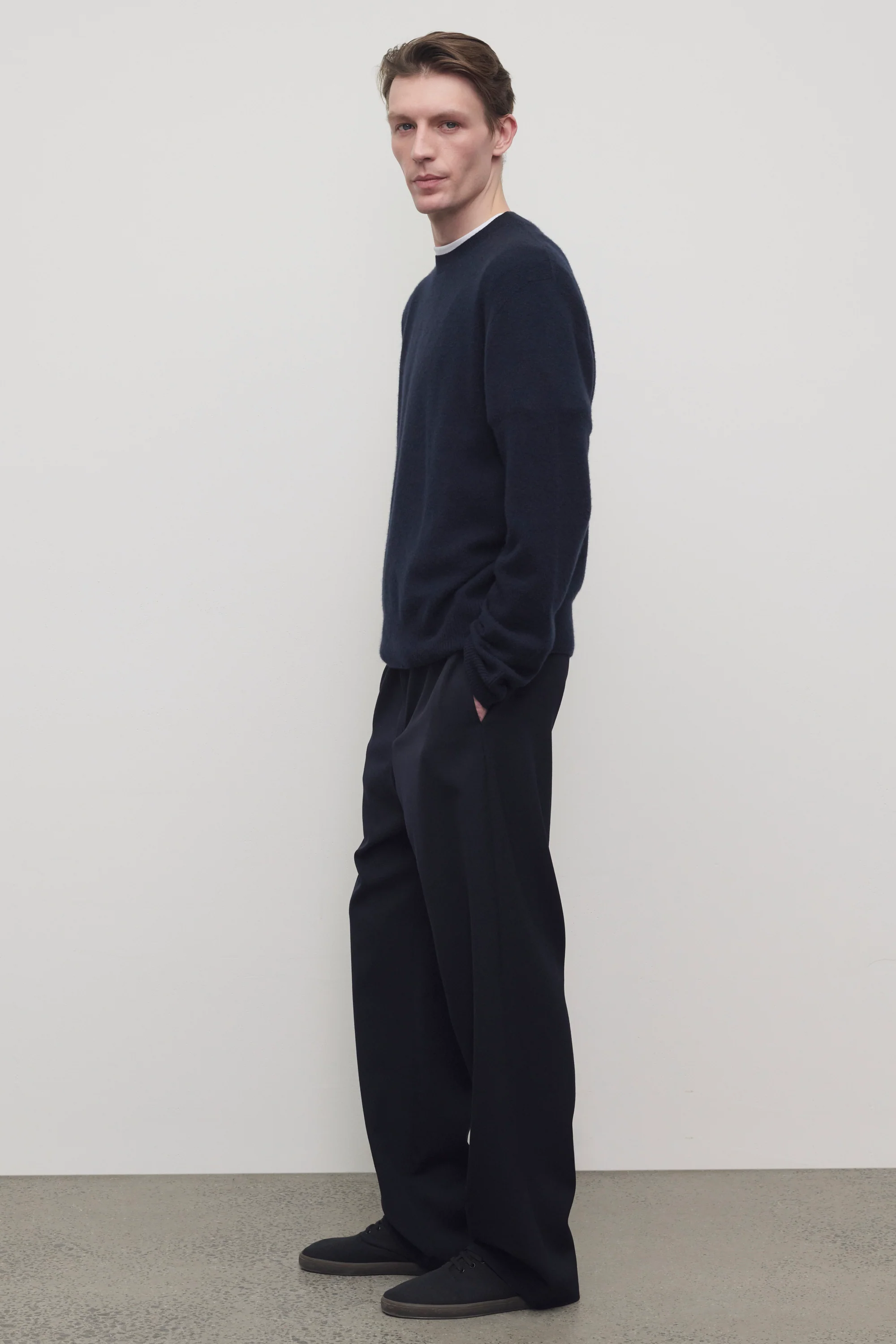 Ari Pant - Image 4