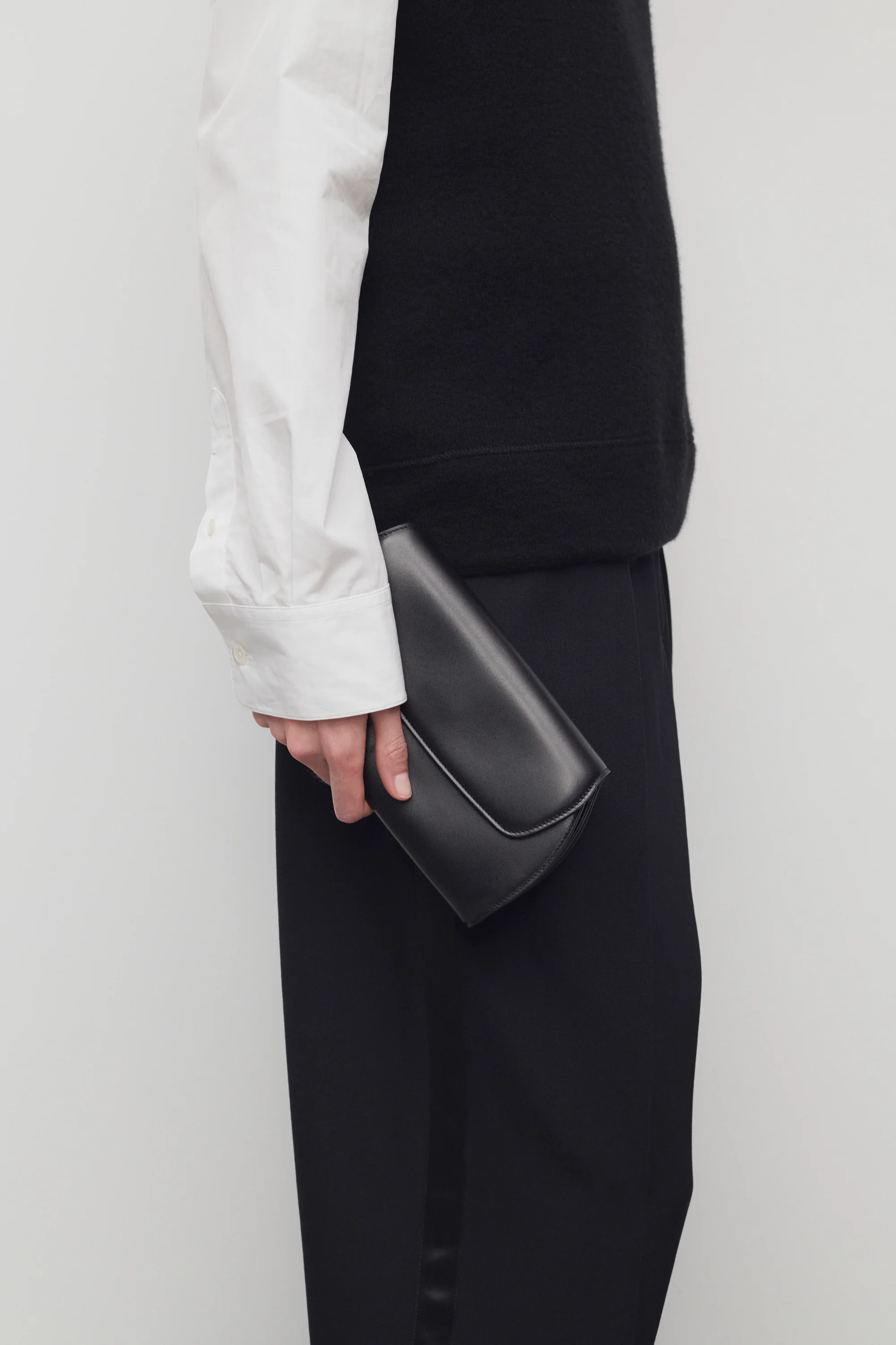 Curved Clutch - Image 4