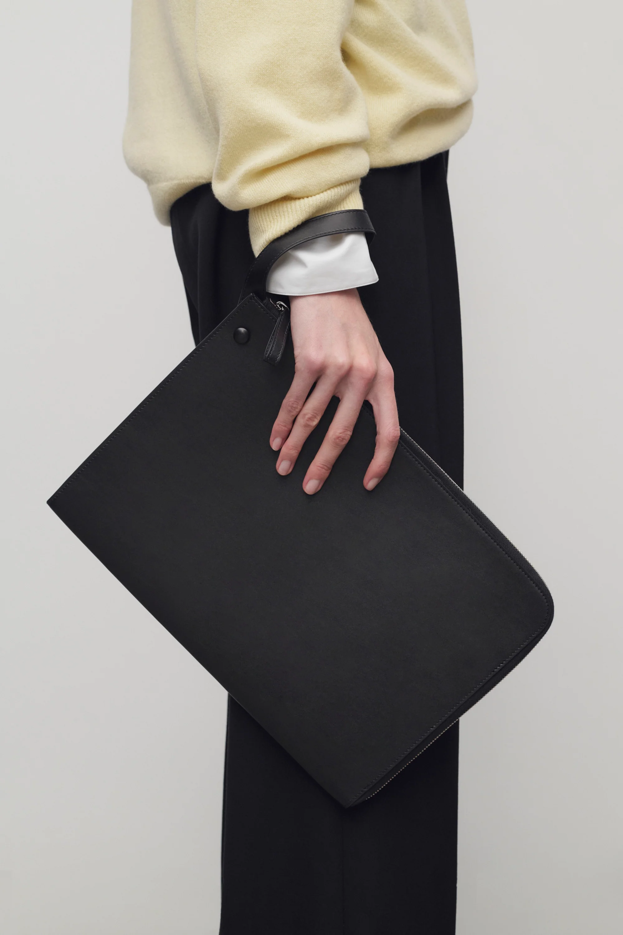 Large Portfolio Wristlet - Image 4