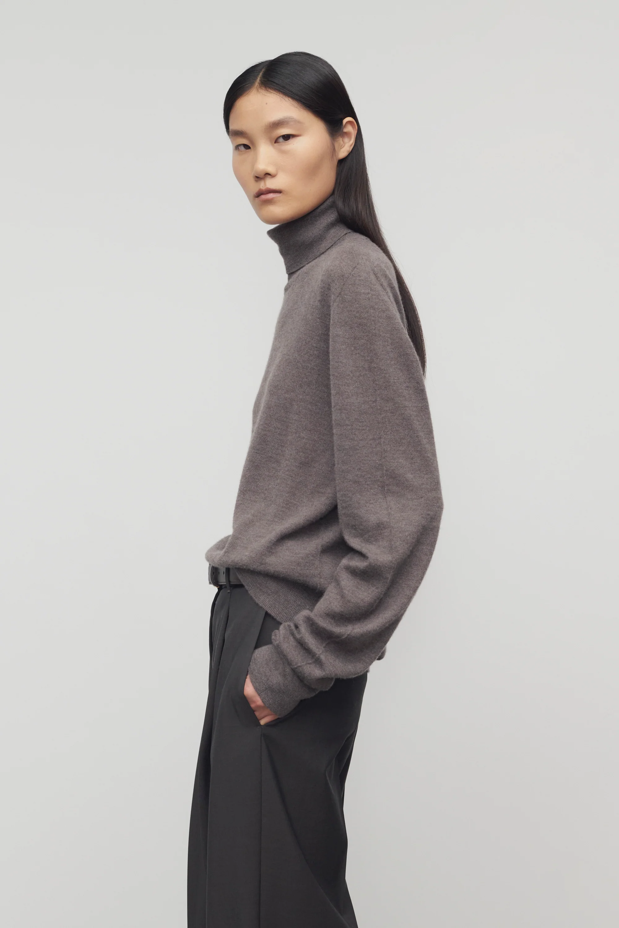 Lizzy Turtleneck - Image 4